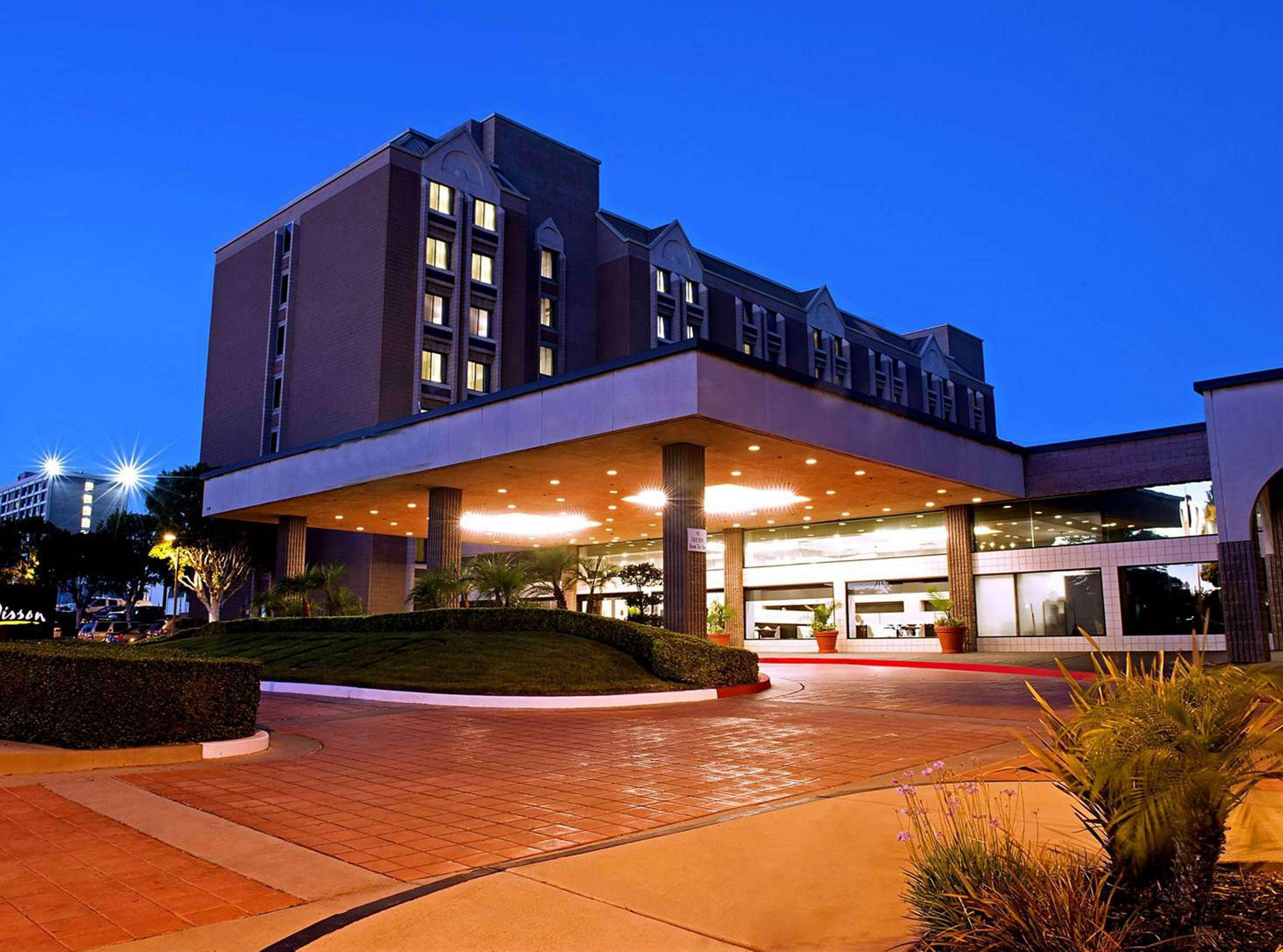 מלון Doubletree By Hilton וויטייר מראה חיצוני תמונה