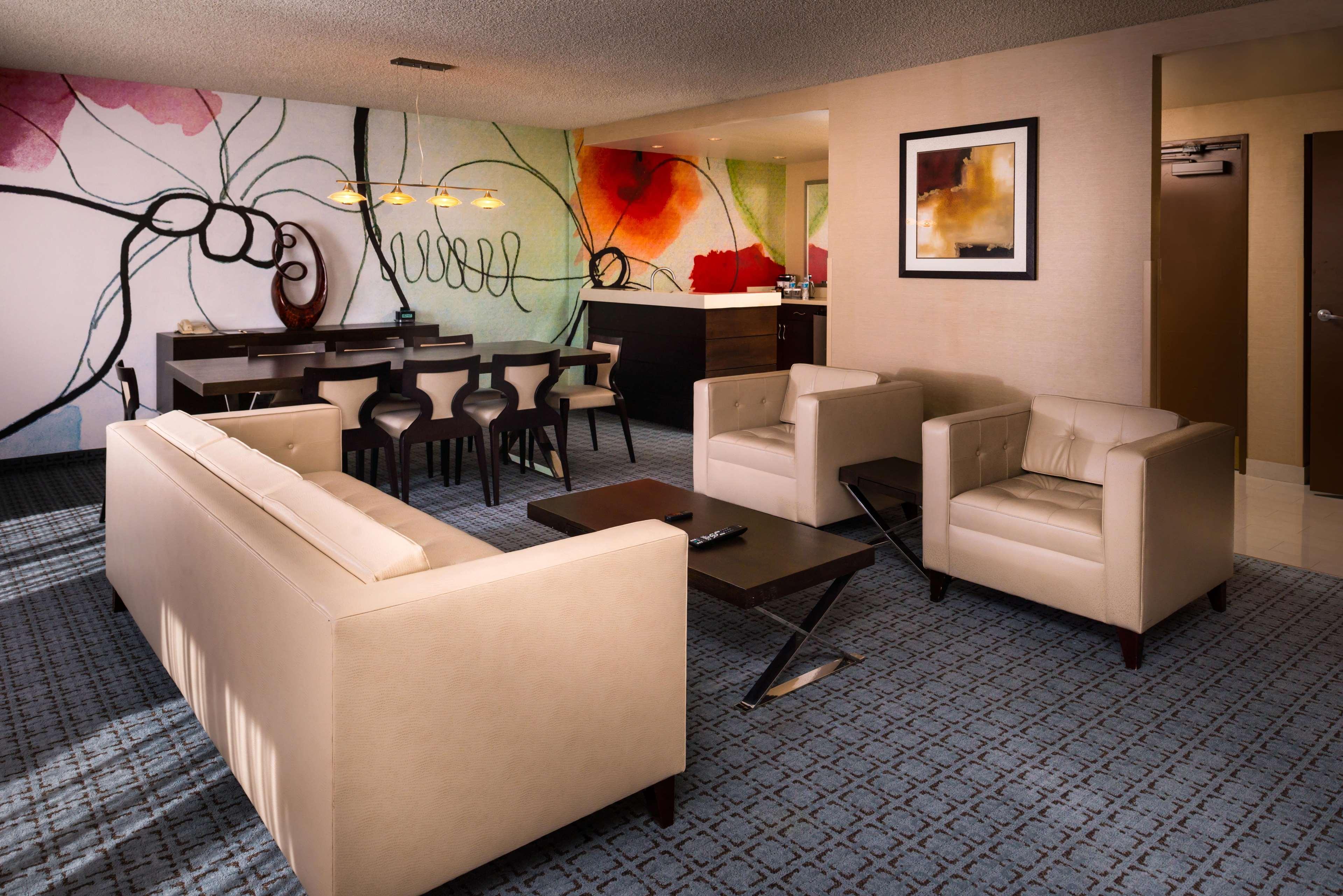 מלון Doubletree By Hilton וויטייר מראה חיצוני תמונה