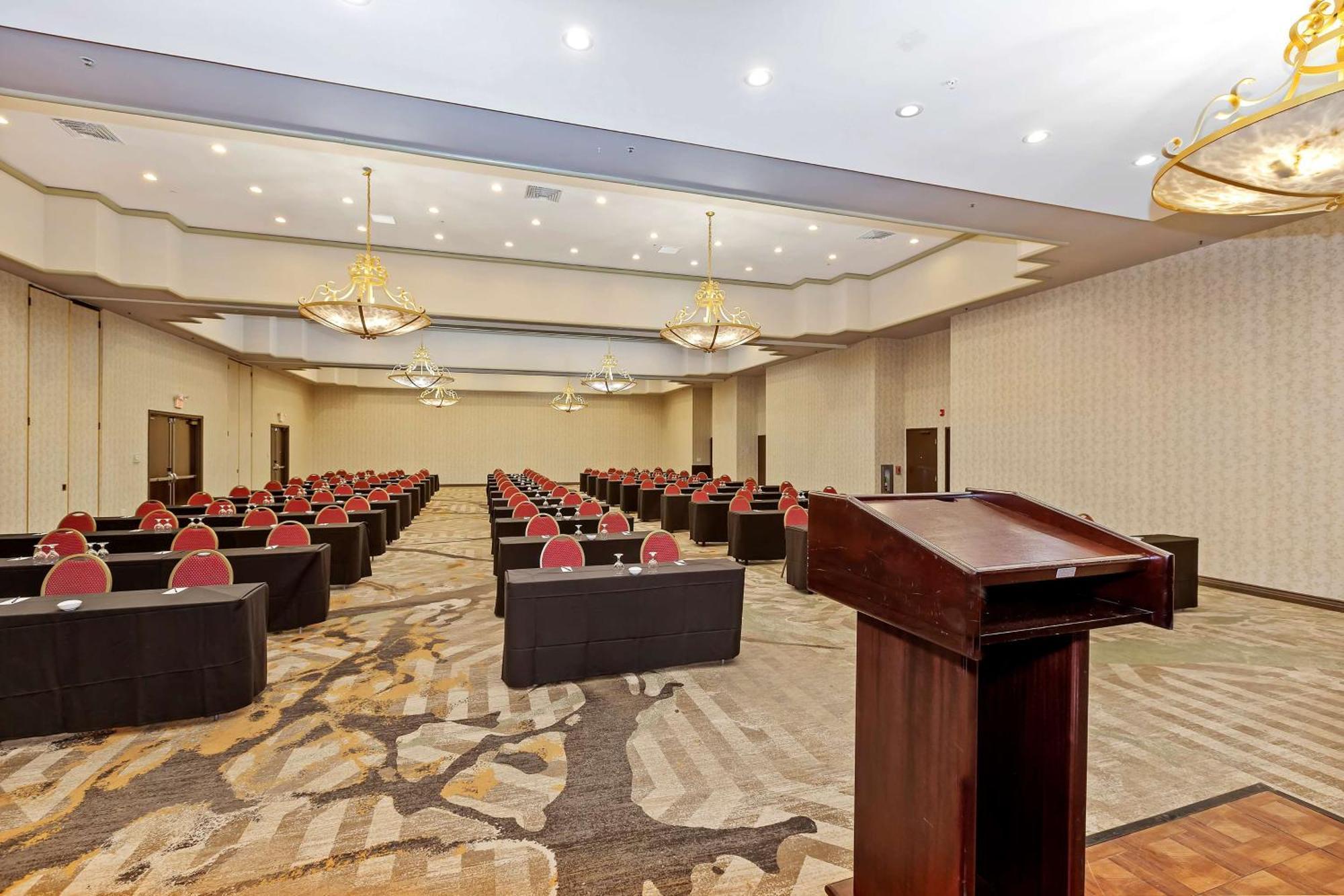 מלון Doubletree By Hilton וויטייר מראה חיצוני תמונה