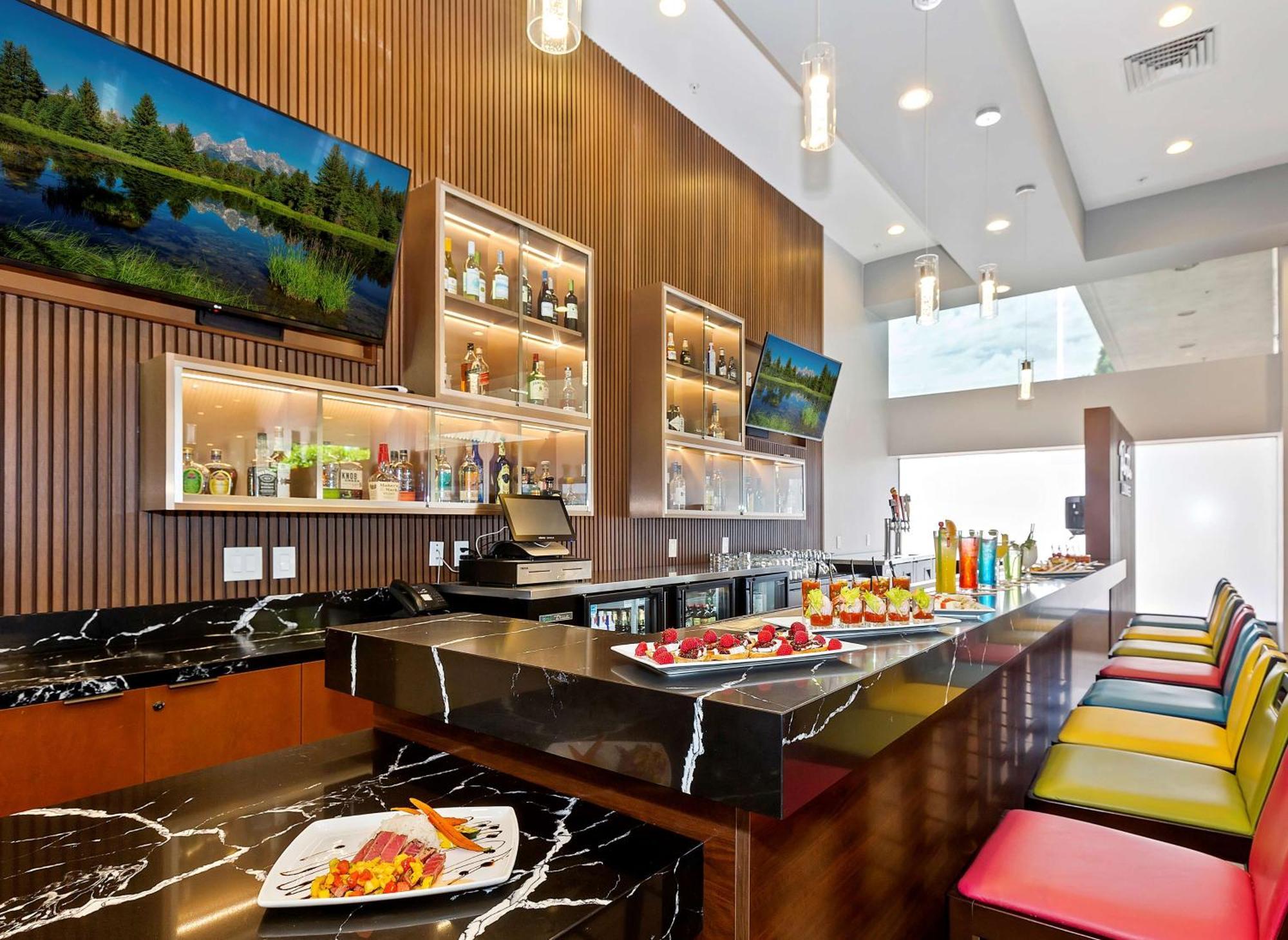 מלון Doubletree By Hilton וויטייר מראה חיצוני תמונה