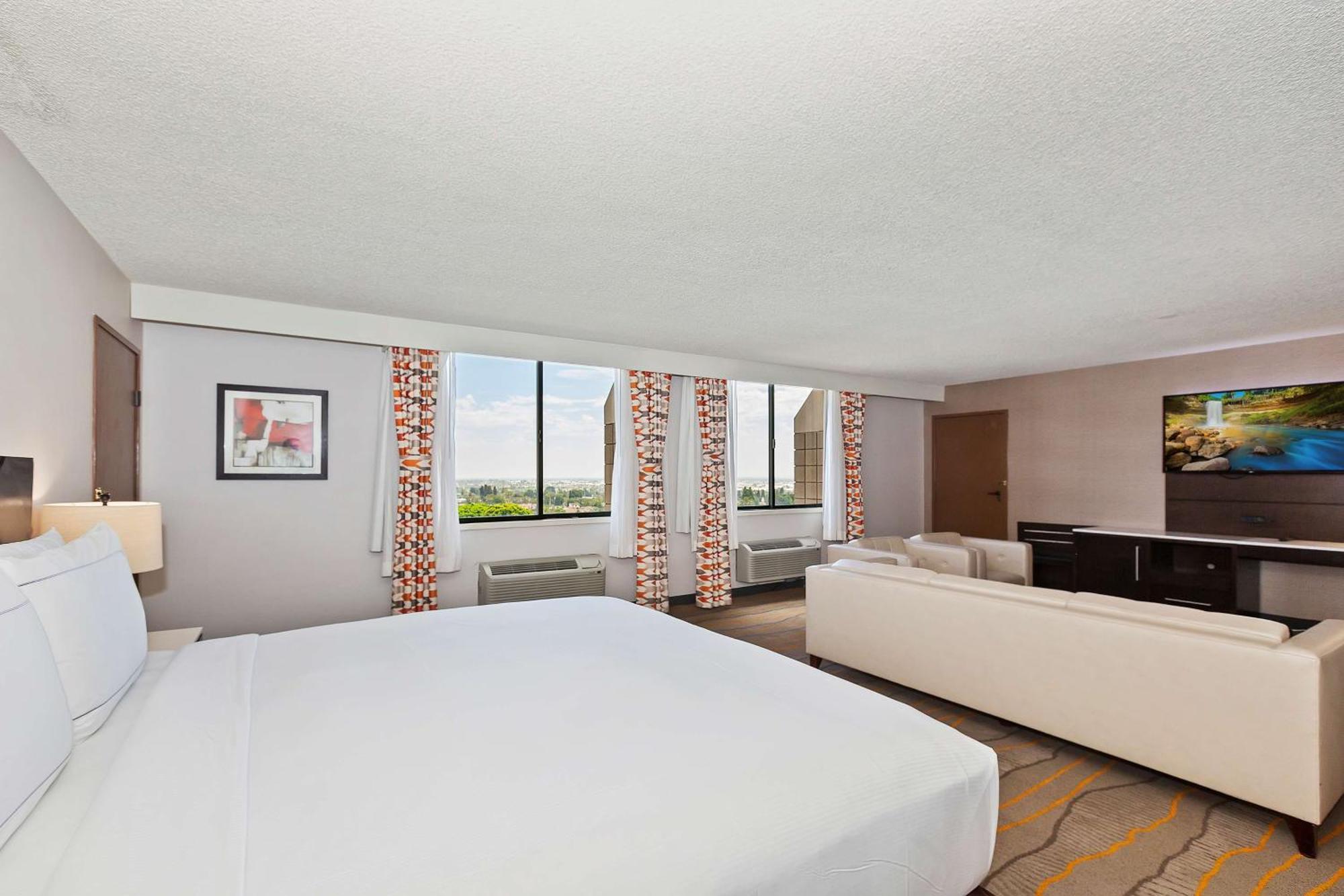 מלון Doubletree By Hilton וויטייר מראה חיצוני תמונה