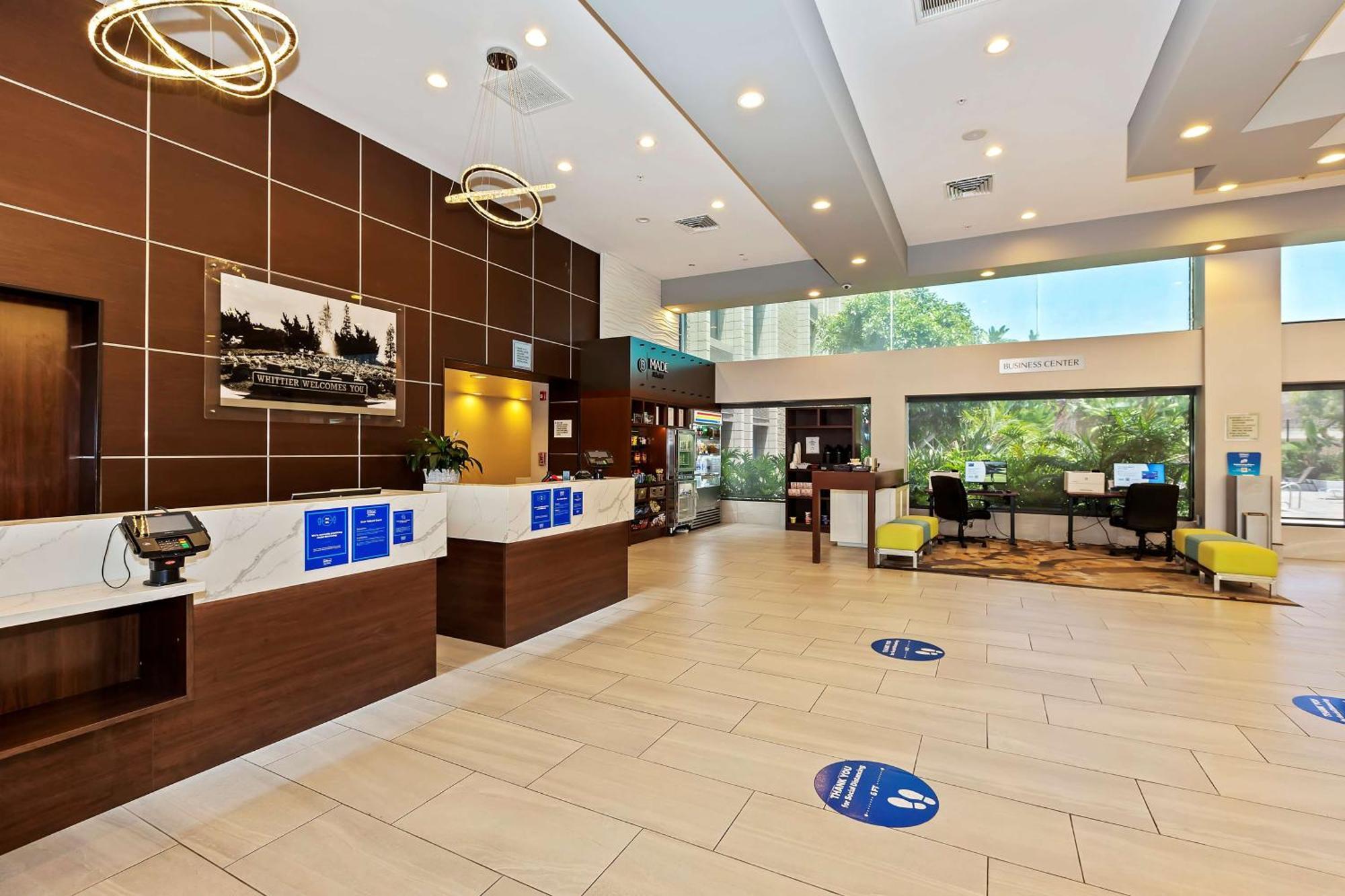 מלון Doubletree By Hilton וויטייר מראה חיצוני תמונה