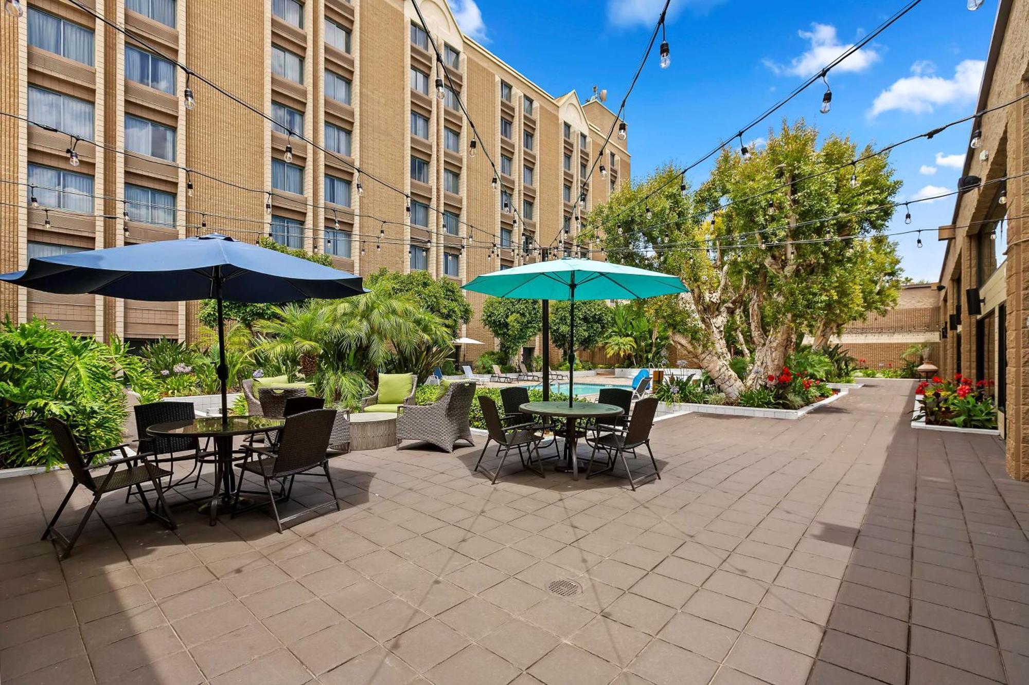 מלון Doubletree By Hilton וויטייר מראה חיצוני תמונה