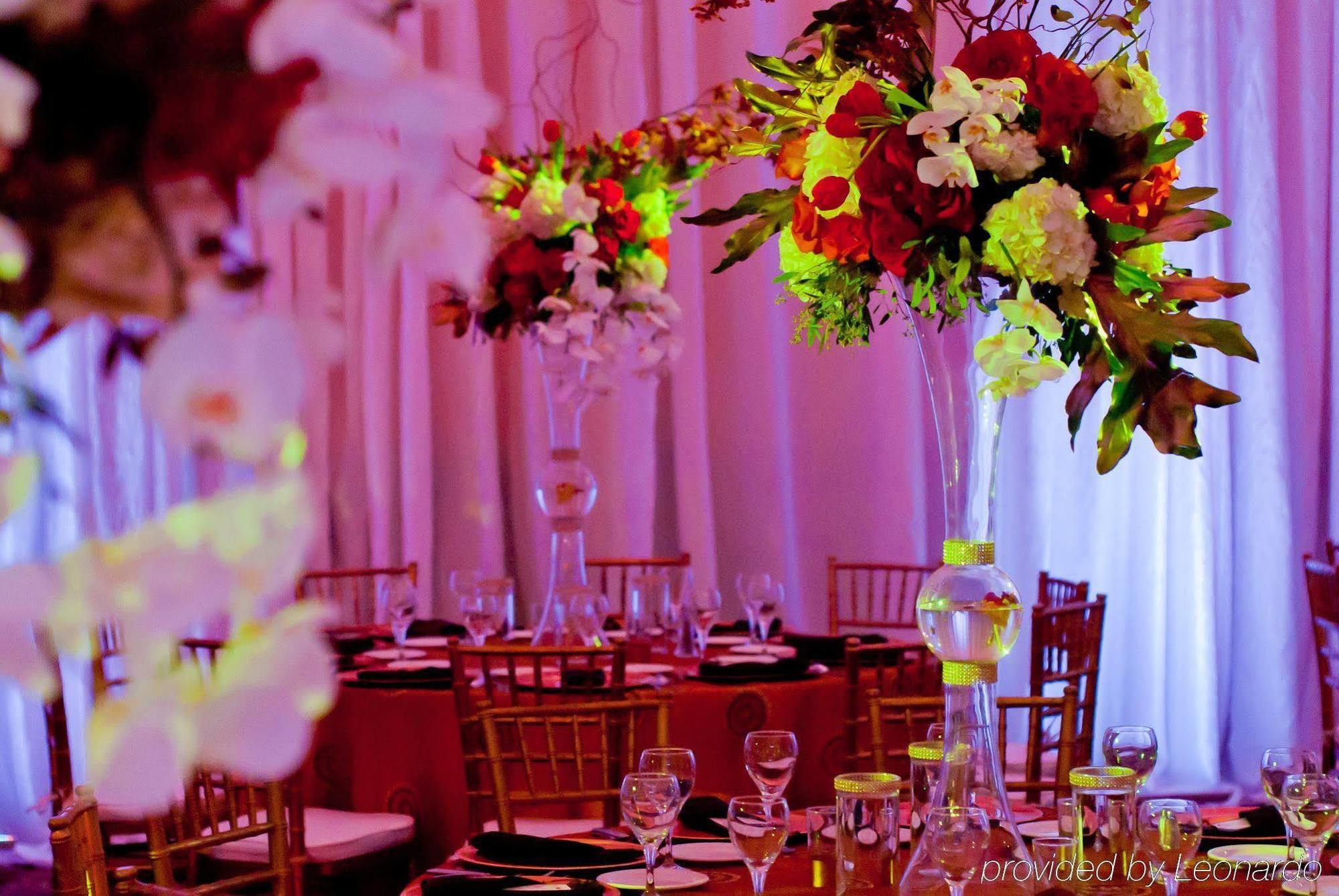 מלון Doubletree By Hilton וויטייר מראה חיצוני תמונה